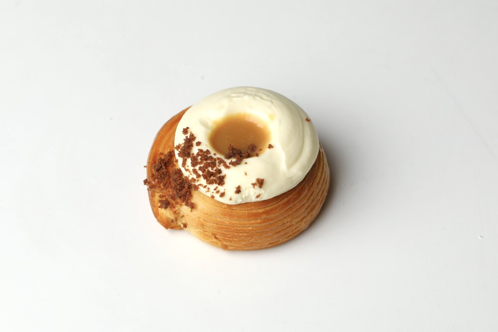 دانش البراوني والسولتد كراميل BROWNIE DANISH